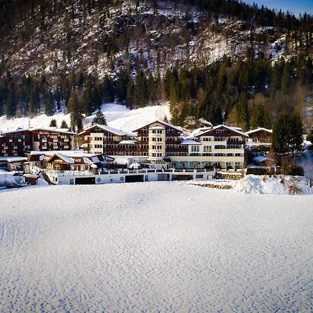 Otel Alpina Wellness & Kössen