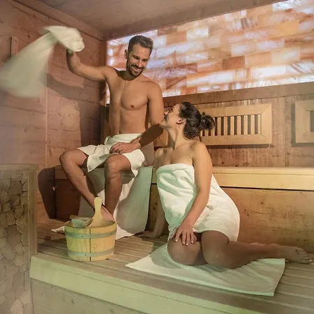 Alpina Wellness & 4*