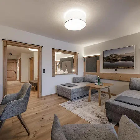 Alpina Wellness & Otel Kössen